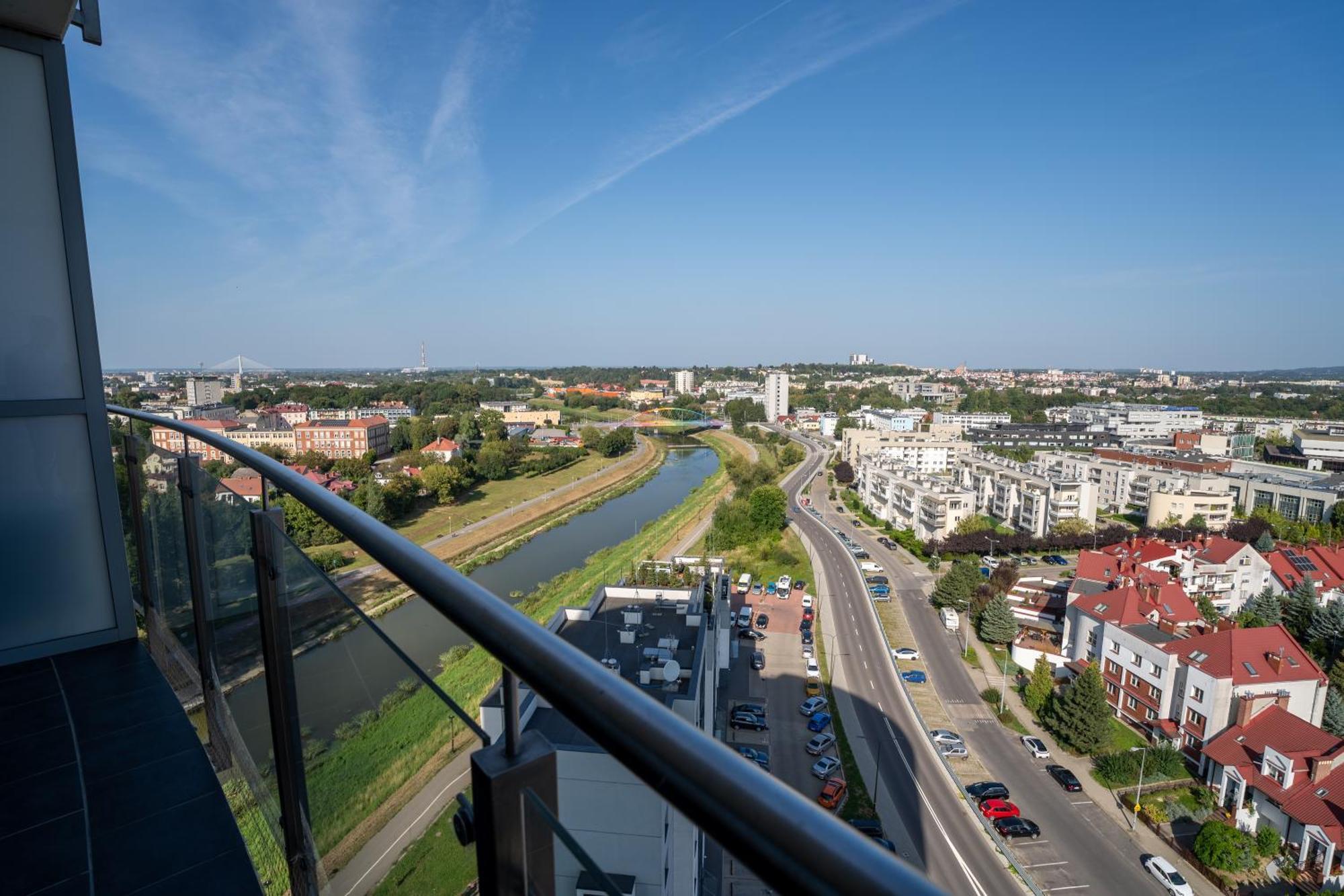 Capital Towers Sunrise Premium 14 Pietro / 14th Floor Apartment *